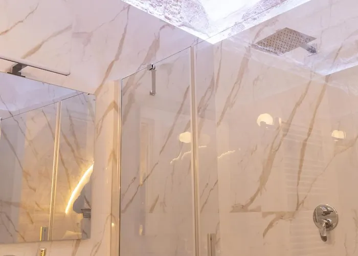 Carola Luxury * Bari